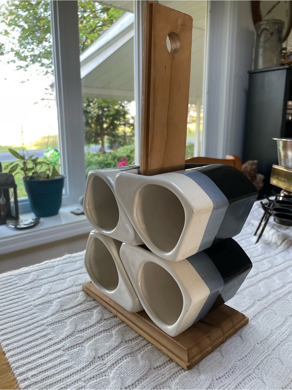4 Stackable Ceramic Padilla style mugs with wooden stand Cream, Blue & Black - Picture 3 of 16